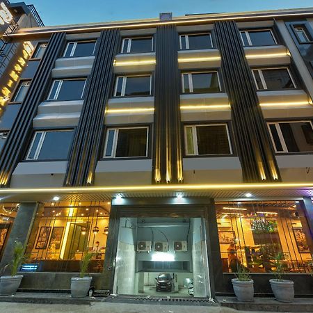 Airport Le Premier, New Delhi Hotel Exterior photo