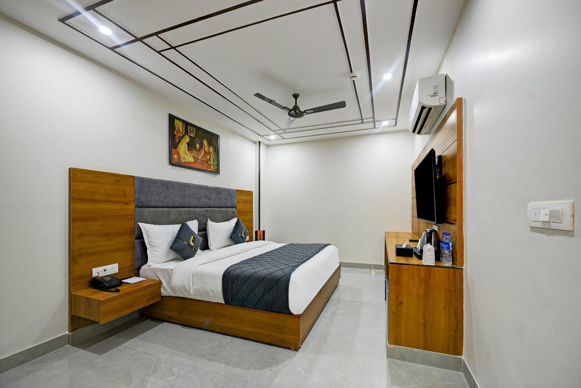 Airport Le Premier, New Delhi Hotel Exterior photo