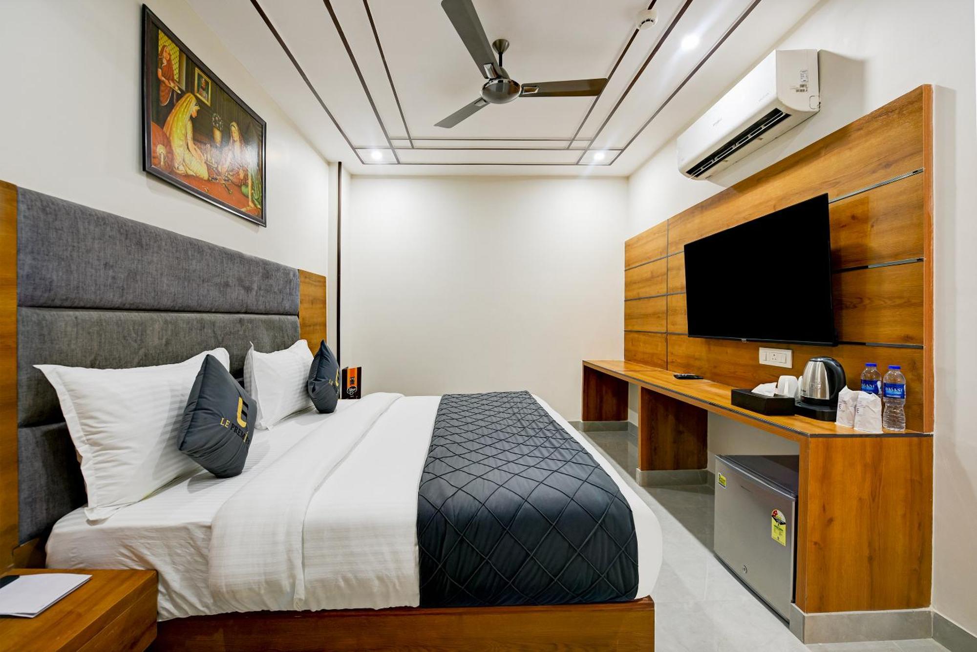 Airport Le Premier, New Delhi Hotel Exterior photo